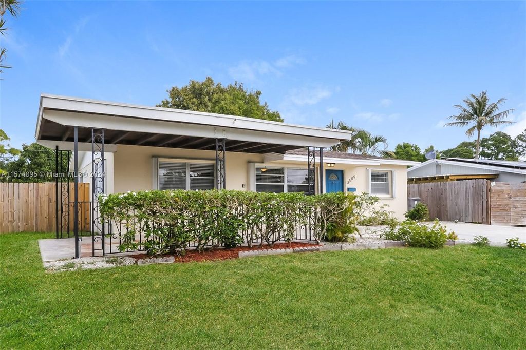 Photo of 3589 Island Rd, Palm Beach Gardens, FL 33410 (MLS # A11574095)