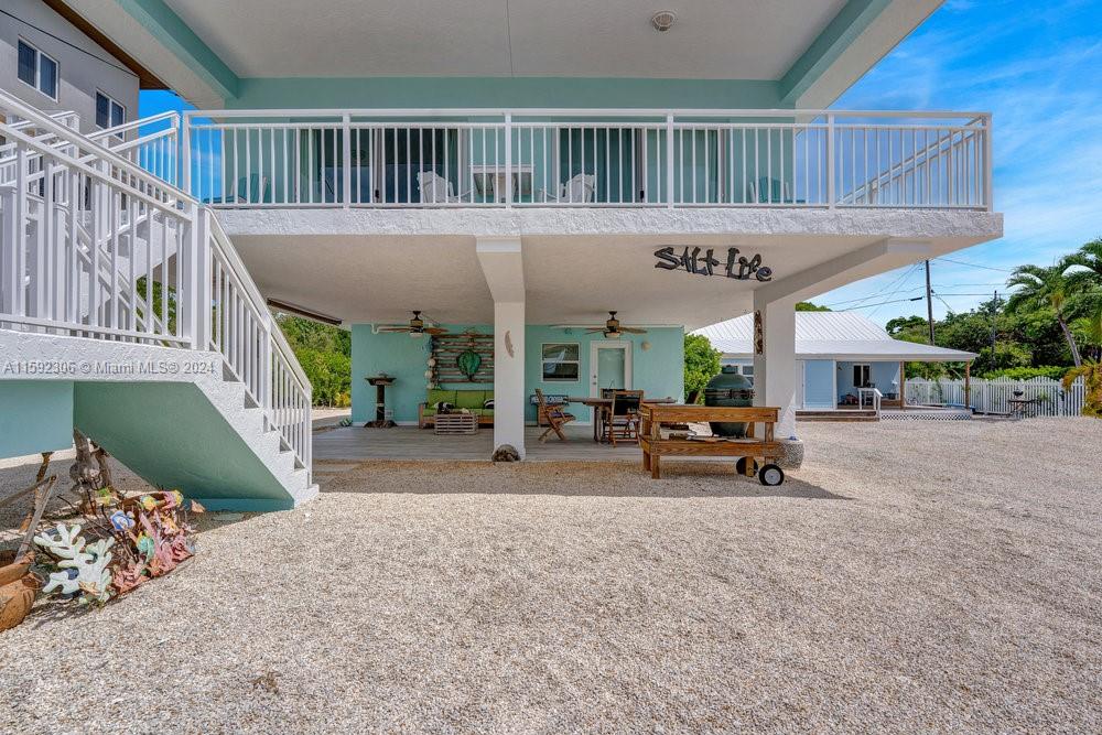 LARGO BEACH - Residential Lease