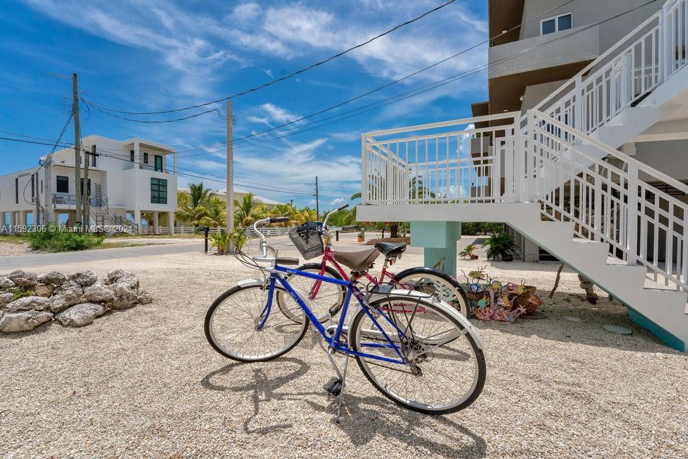 LARGO BEACH - Residential Lease