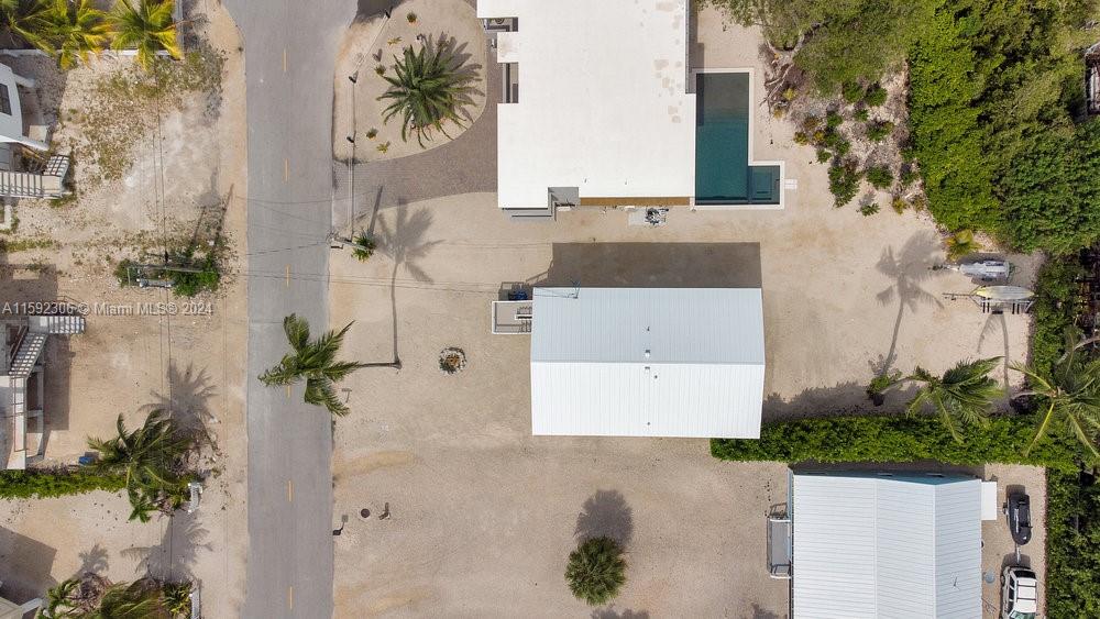 LARGO BEACH - Residential Lease