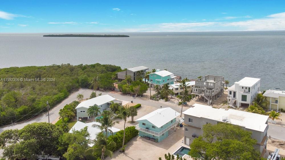 LARGO BEACH - Residential Lease
