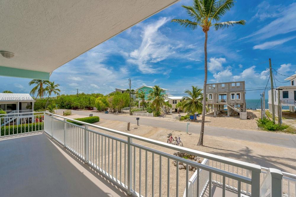 LARGO BEACH - Residential Lease