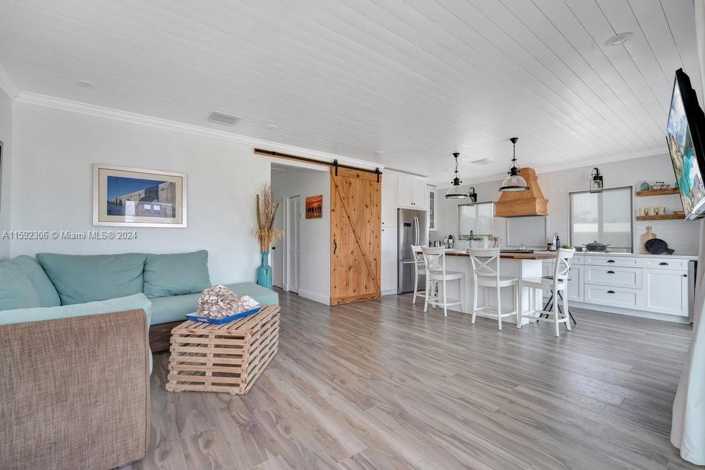 LARGO BEACH - Residential Lease