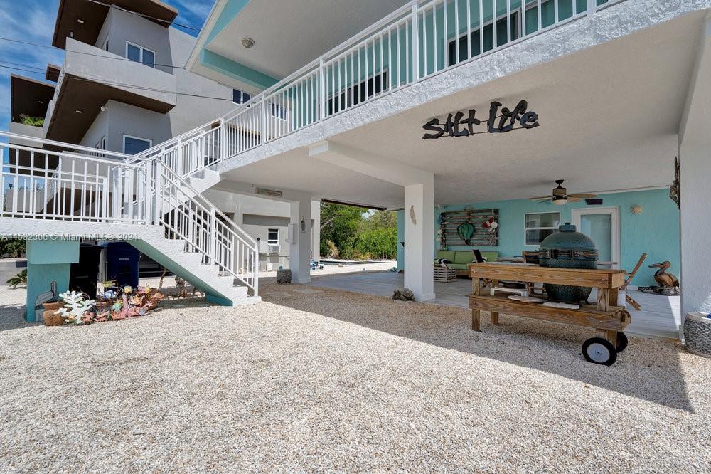 LARGO BEACH - Residential Lease