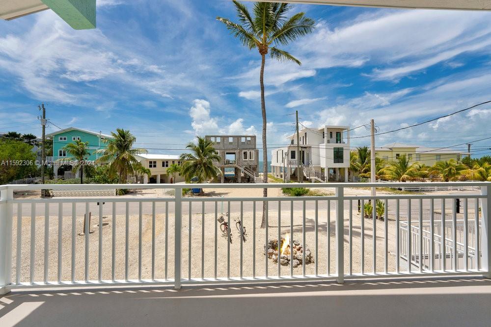 LARGO BEACH - Residential Lease
