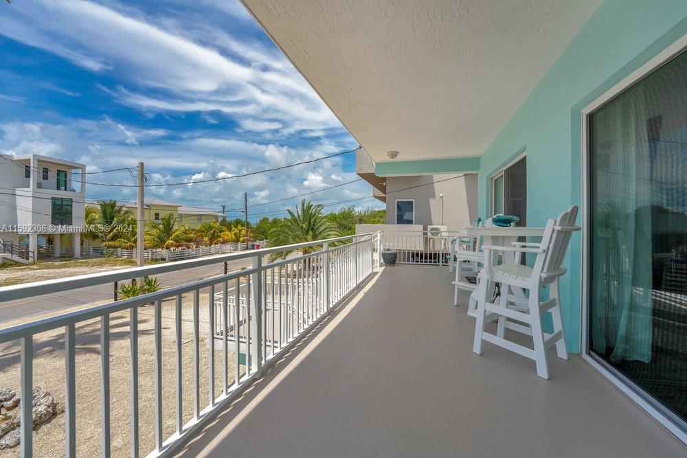 LARGO BEACH - Residential Lease