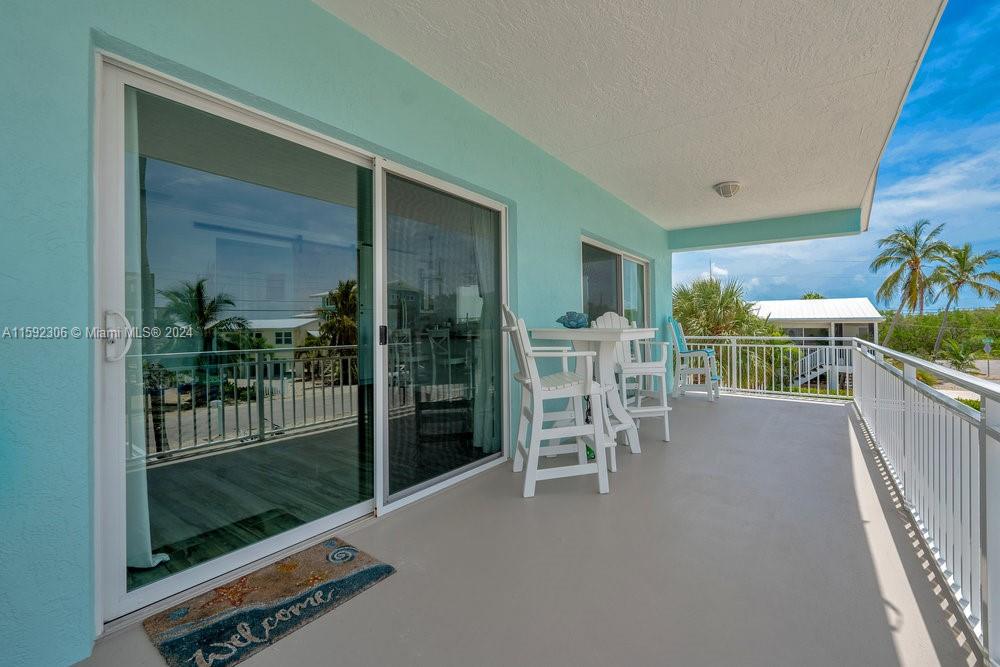 LARGO BEACH - Residential Lease