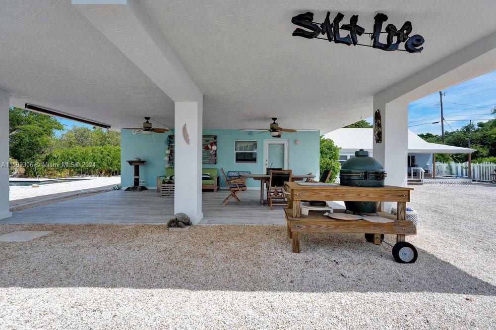 LARGO BEACH - Residential Lease