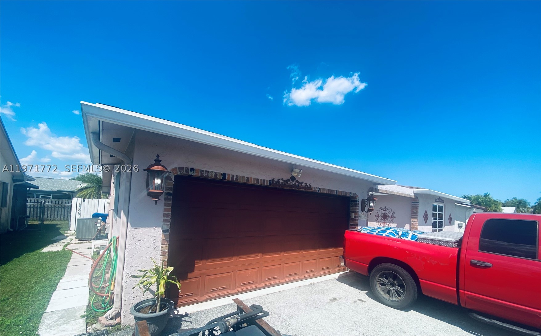 11827 NW 39th St