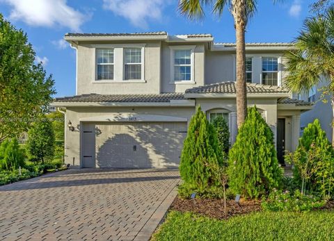 3813 Greenway Dr Hollywood FL 33021