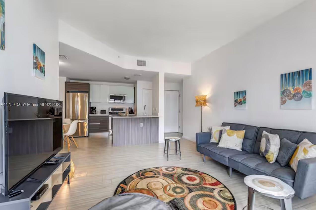 481 NE 29th St 606