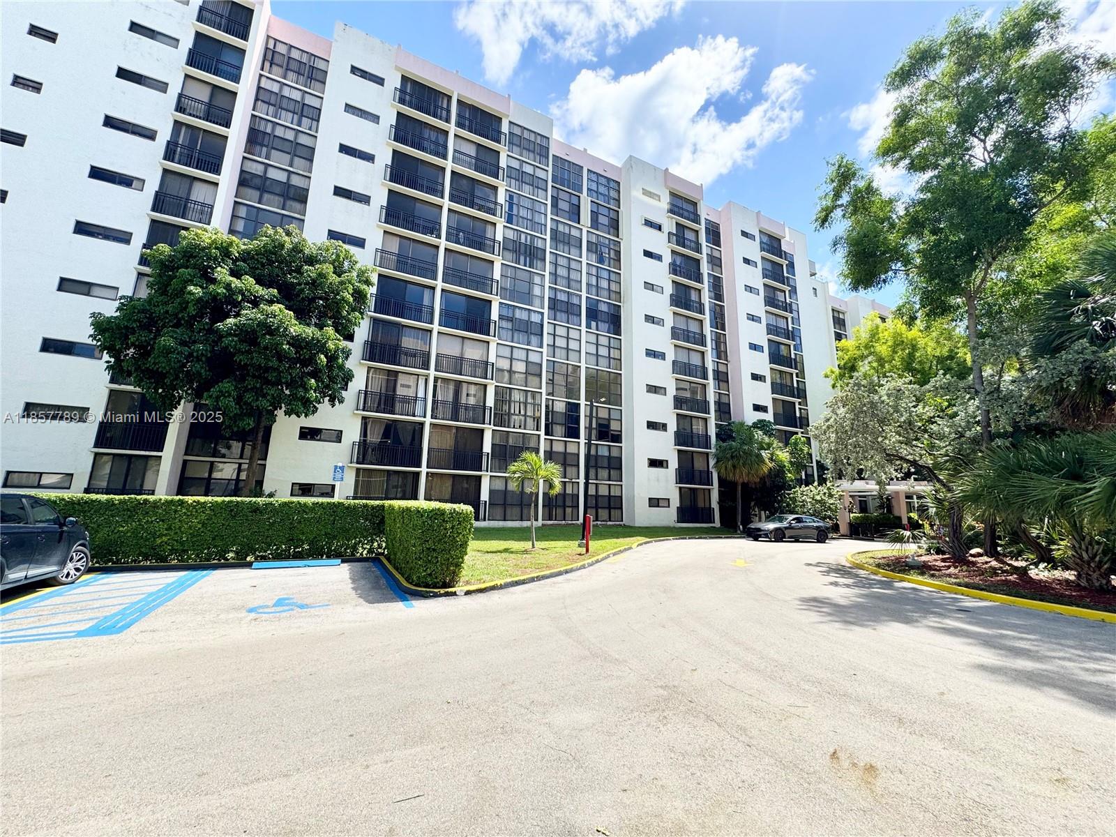 Spacious Unit in Sunny Isles Beach!
This beautifully updated 3-bed, 2.5-bath unit features two master bedrooms, each with walk-in closets and private bathrooms. Enjoy abundant natural light and 1+ parking spaces in a move-in-ready space.
Community Amenities:
- Complex with excellent management
- Pool & jacuzzi, Gym, Clubhouse and much more.
Prime Location:
- Walking distance to restaurants, grocery stores and much more..
- Just 2 blocks away from the sand beach!
Experience coastal living at its best.