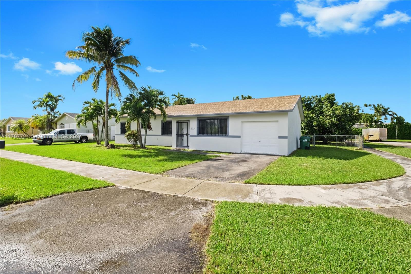 13224 Sw 253rd Ter, Miami, Broward County, Florida - 3 Bedrooms  
2 Bathrooms - 