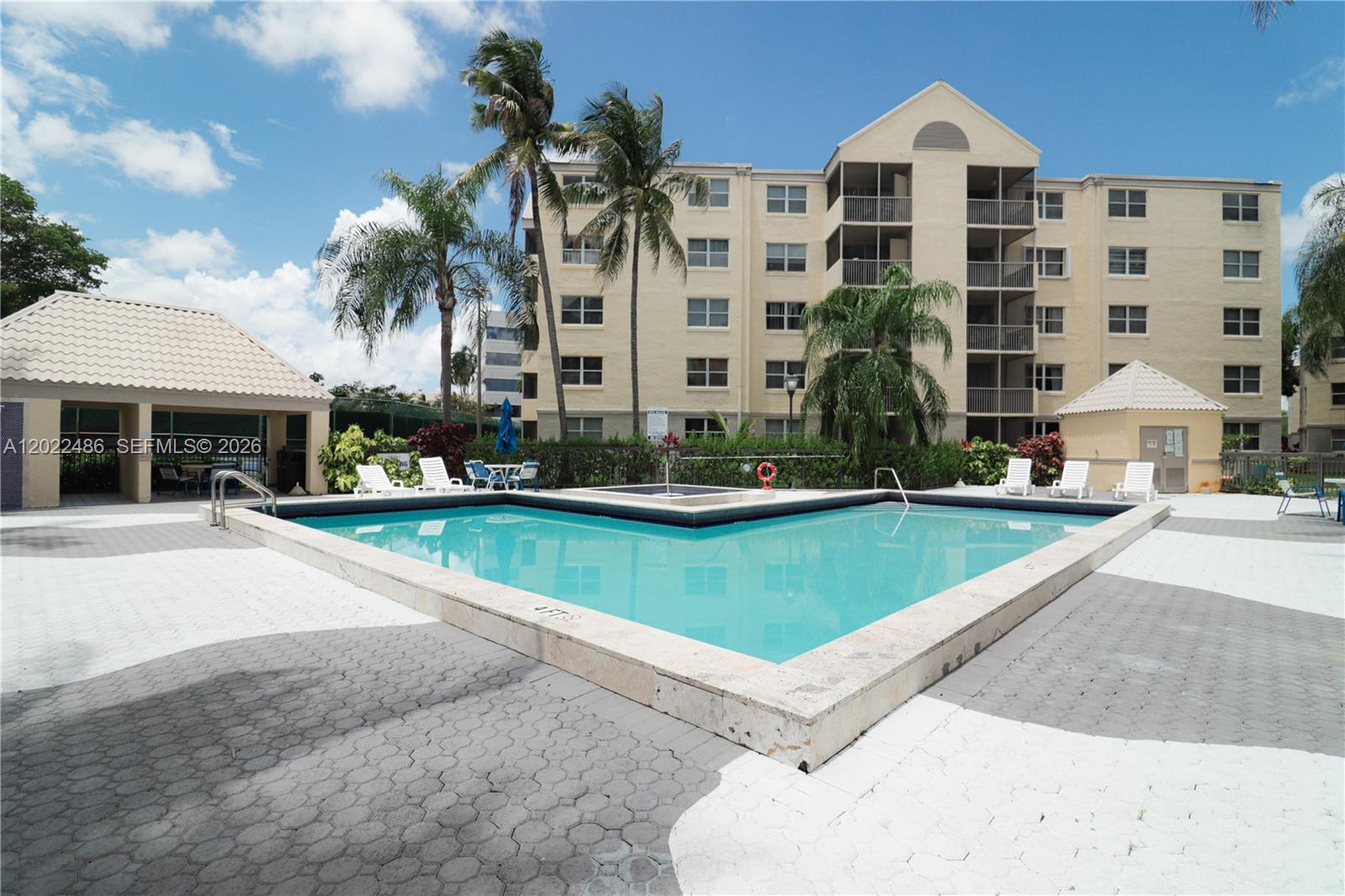 LAS VISTAS AT DORAL CONDO - Residential