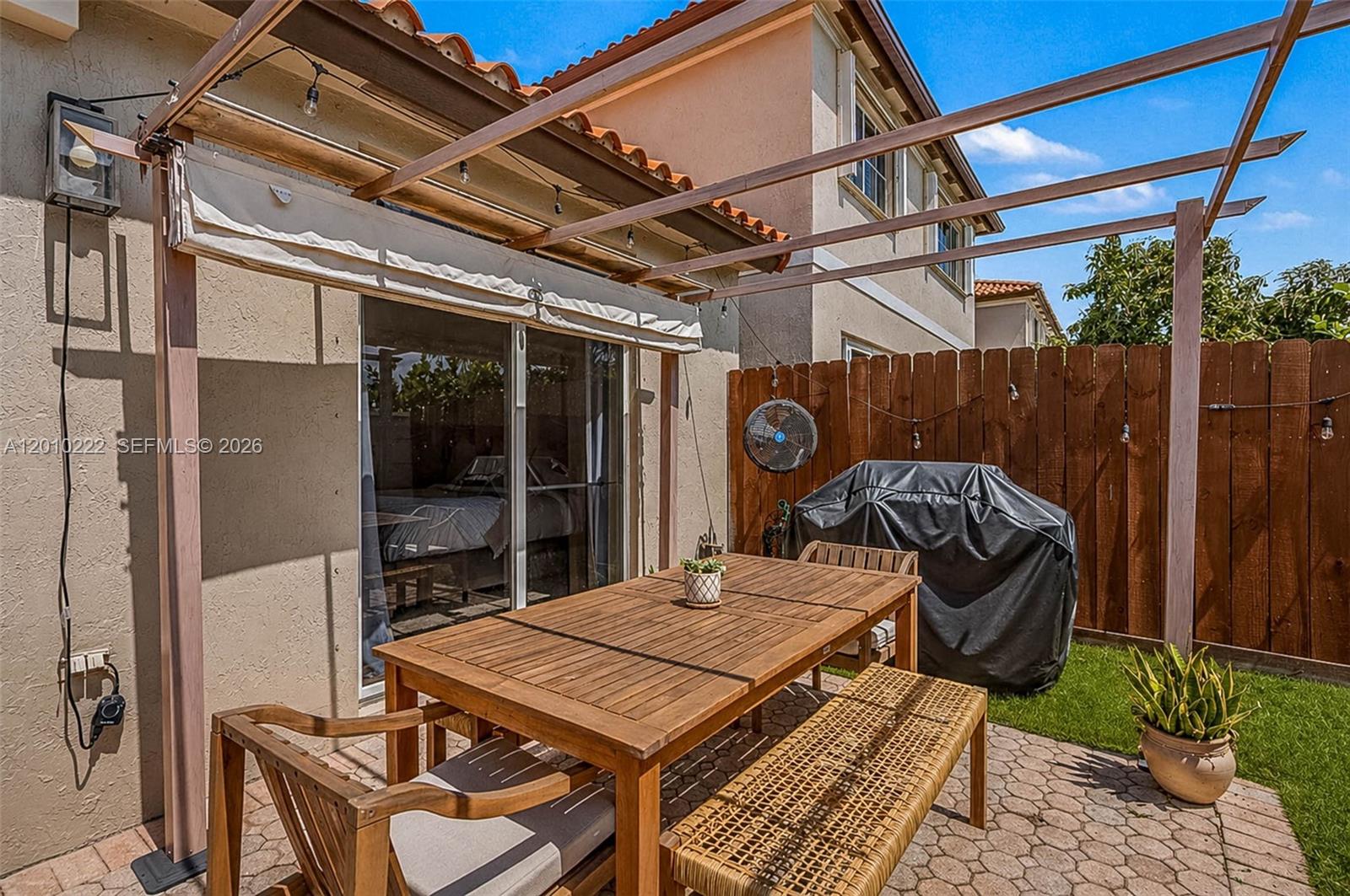 ANCHORAGE AT MIAMI LAKES - Residential