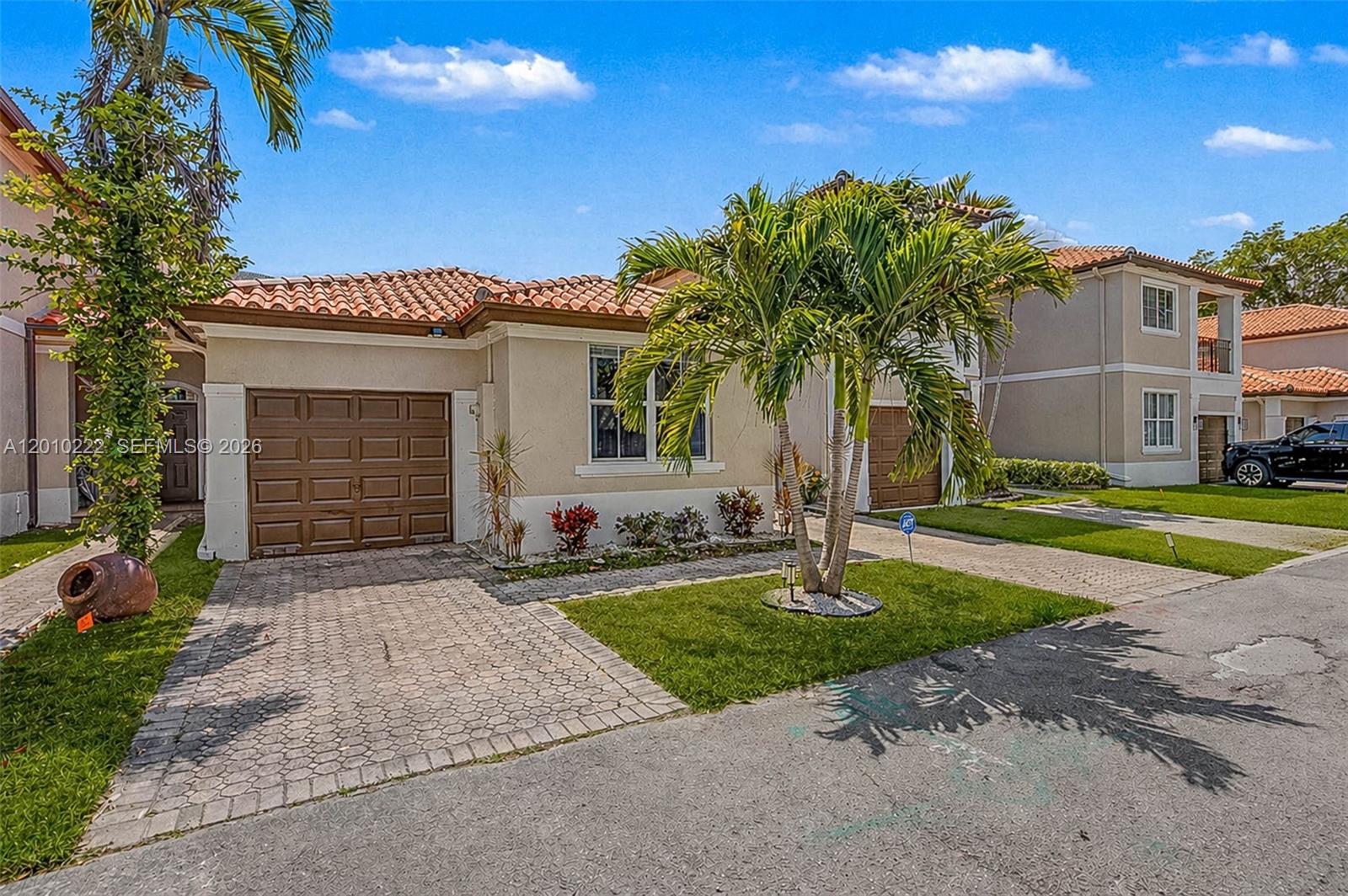 ANCHORAGE AT MIAMI LAKES - Residential