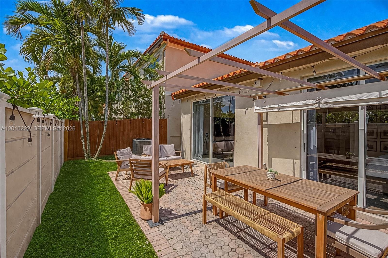 ANCHORAGE AT MIAMI LAKES - Residential