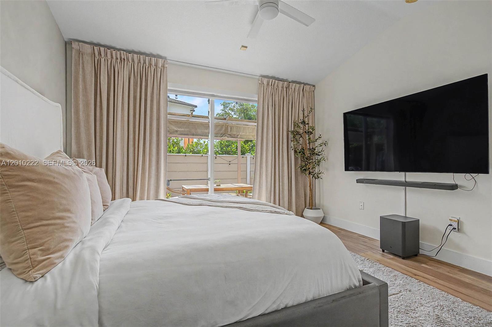 ANCHORAGE AT MIAMI LAKES - Residential