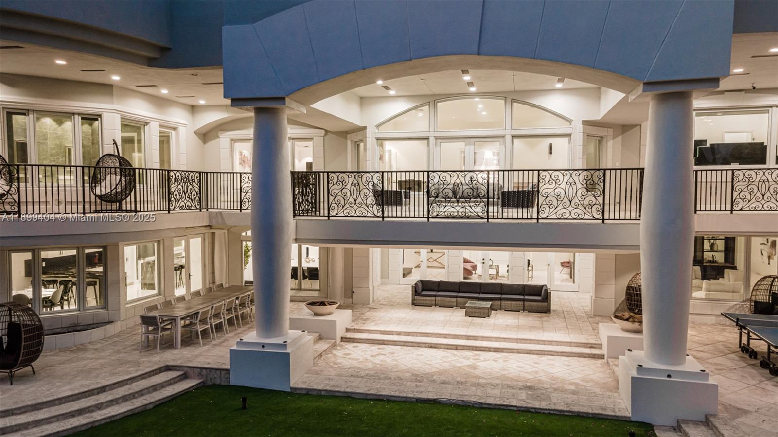 HOLLYWOOD LAKES SECTION - Residential