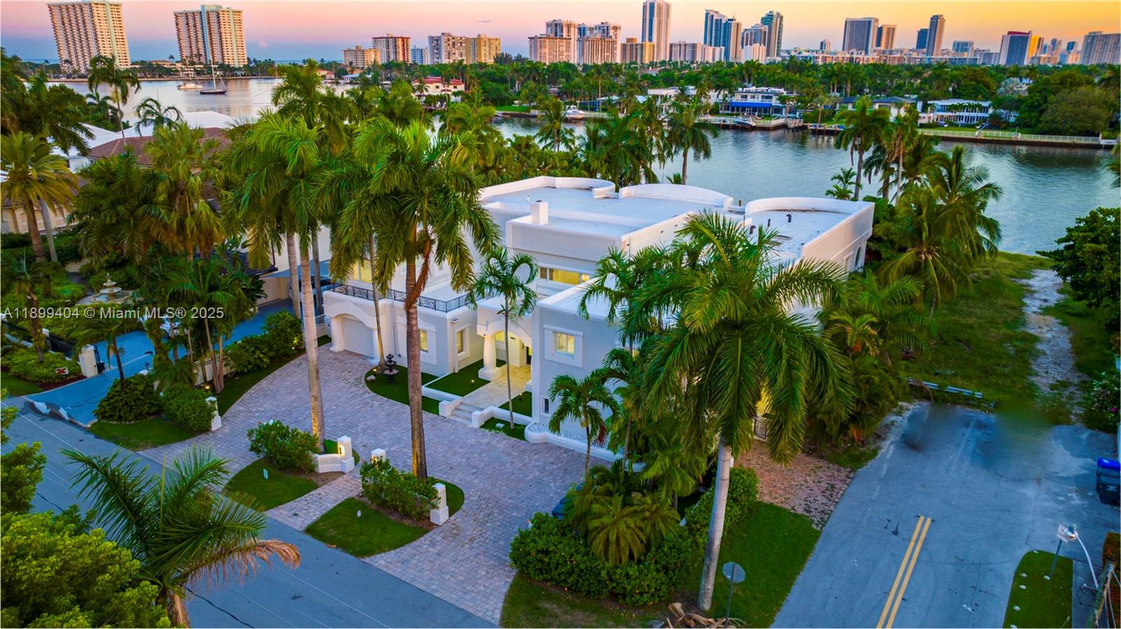 HOLLYWOOD LAKES SECTION - Residential