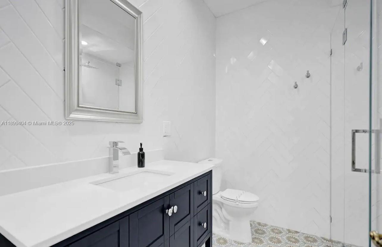 HOLLYWOOD LAKES SECTION - Residential