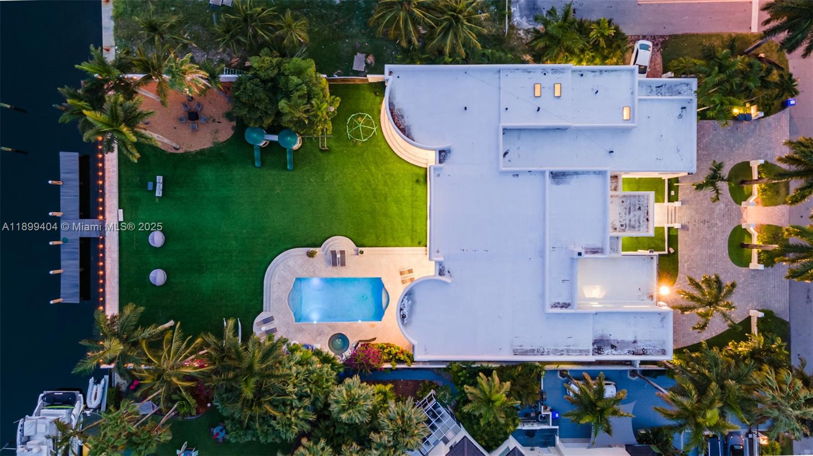 HOLLYWOOD LAKES SECTION - Residential