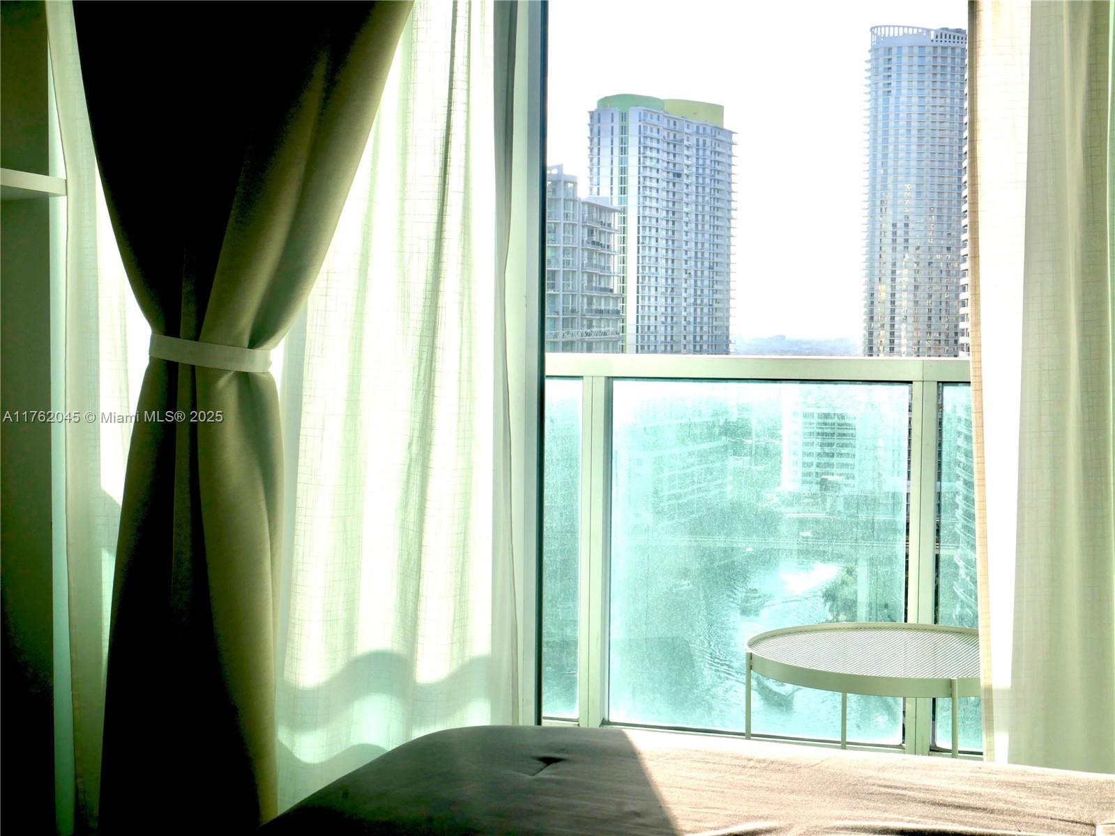 BRICKELL ONTHE RIVER NORTH - Residential