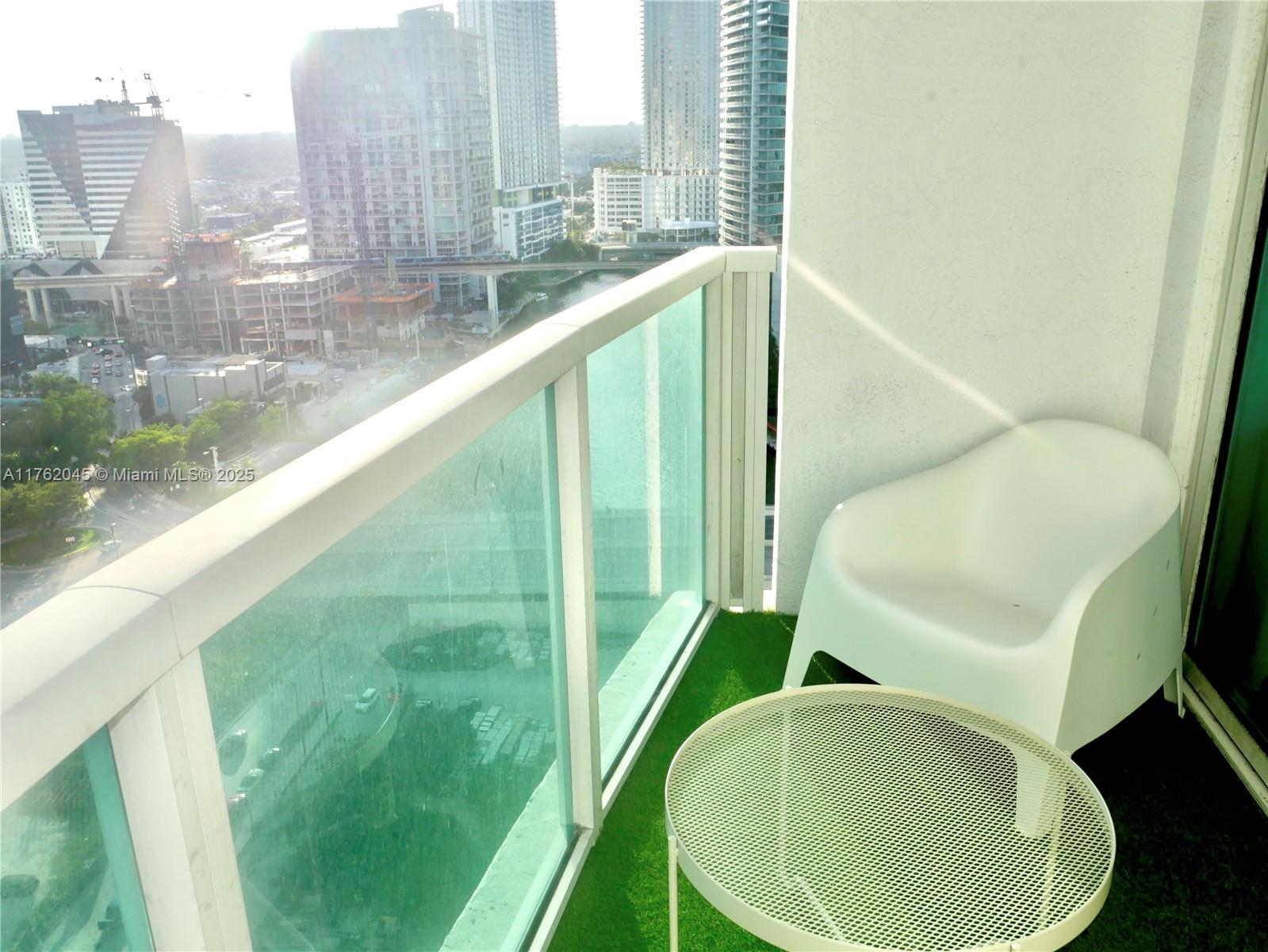 BRICKELL ONTHE RIVER NORTH - Residential