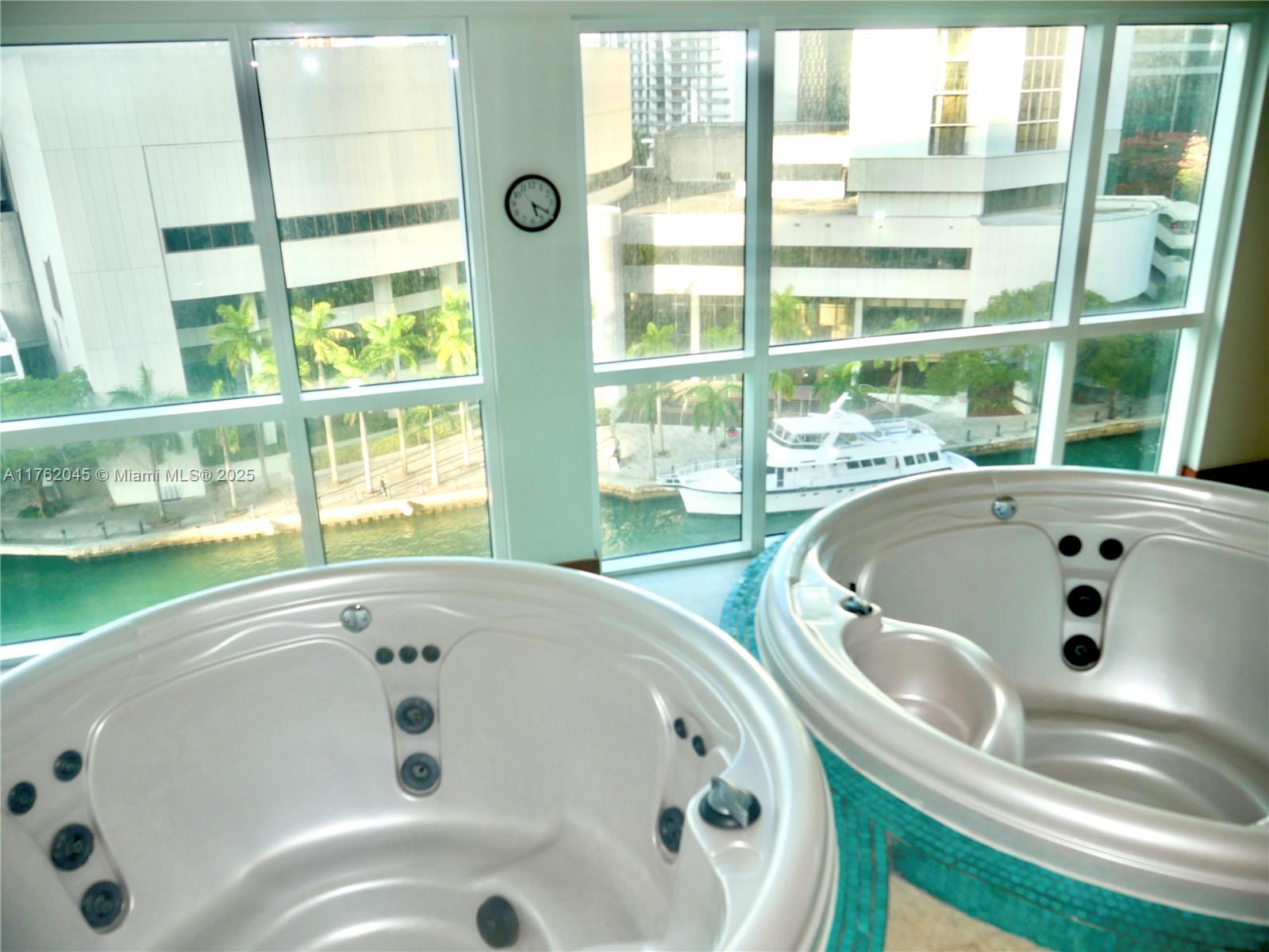 BRICKELL ONTHE RIVER NORTH - Residential