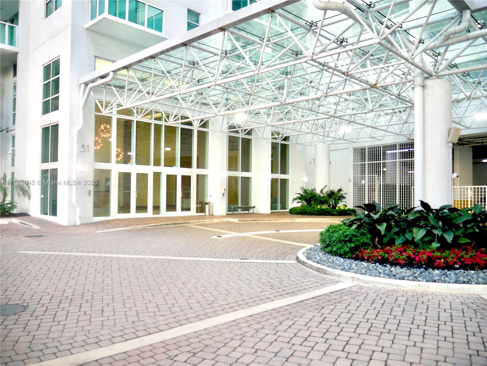 BRICKELL ONTHE RIVER NORTH - Residential