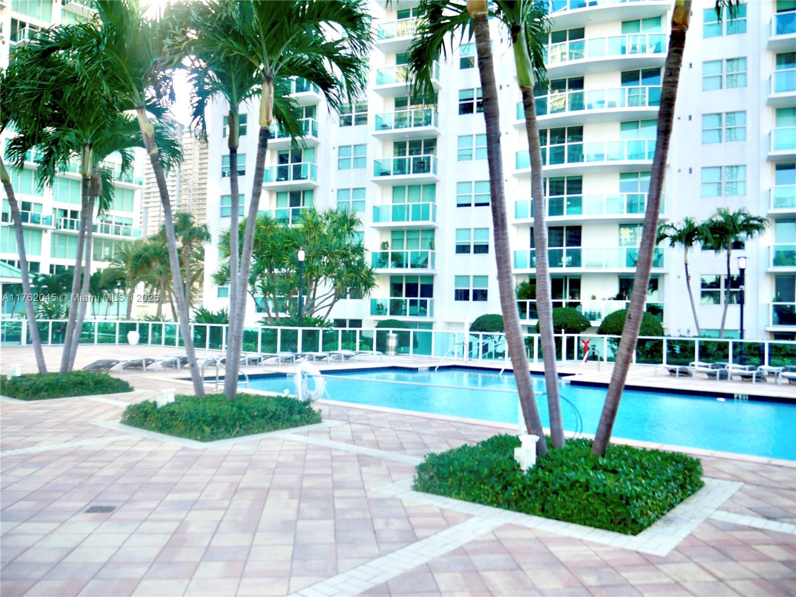 BRICKELL ONTHE RIVER NORTH - Residential