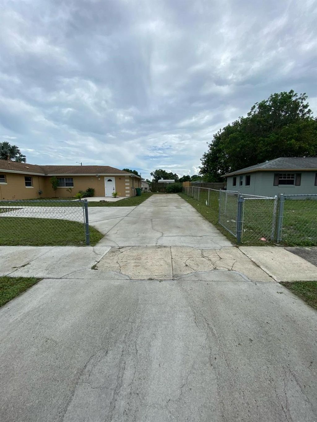 Photo of 2707 Essex Ct #0, Fort Pierce, FL 34946 (MLS # A11617559)