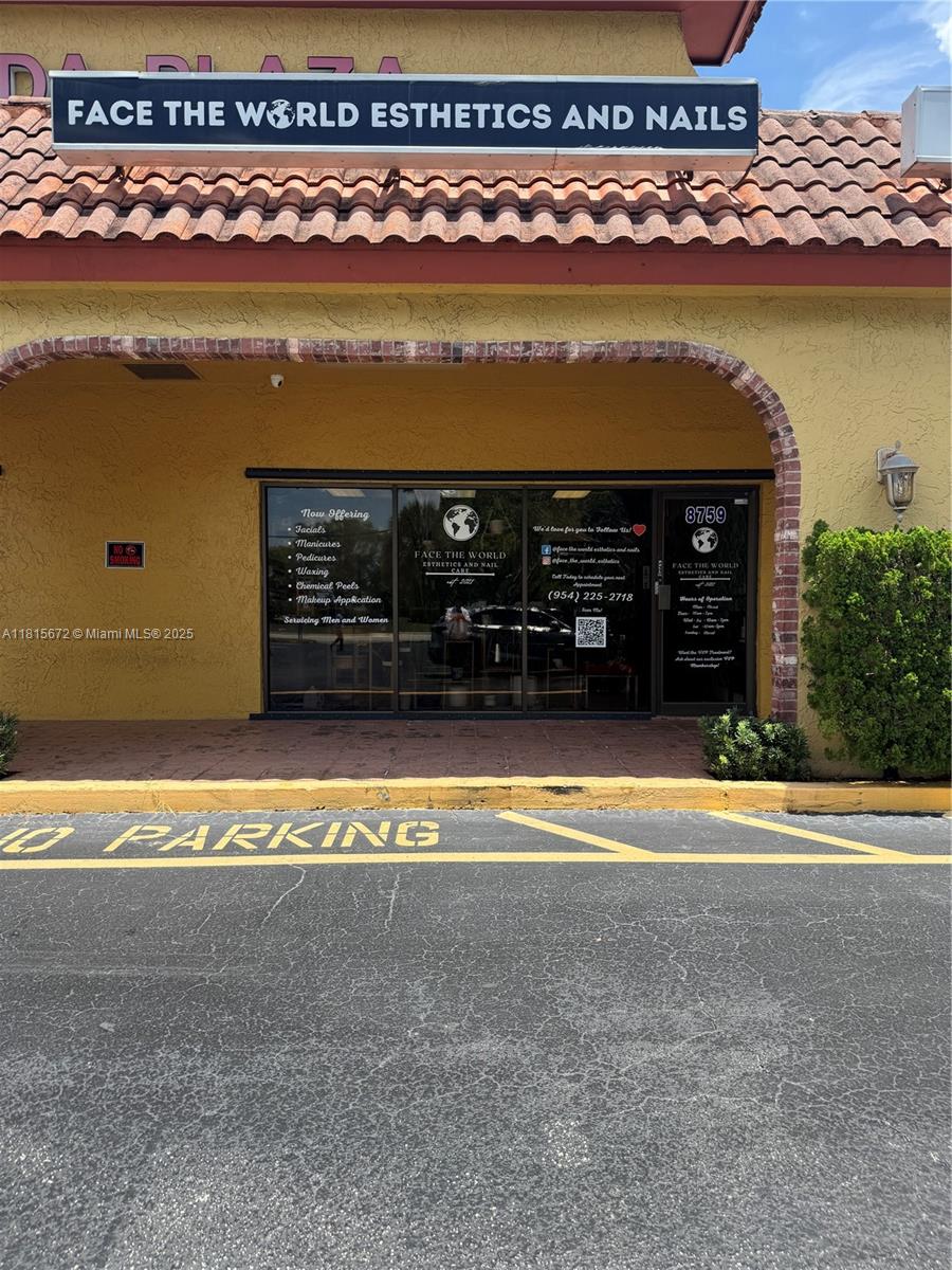 Beautiful 1100 SF Unit within the Casa Linda Strip Plaza, currently used as a beauty spa, with 2 separate built in rooms, a kitchen space, renovated bathrooms and storage space. A place to be seen and for your business to thrive. Excluse listing, brokerage protected. Contact Marcus Portella for more information.