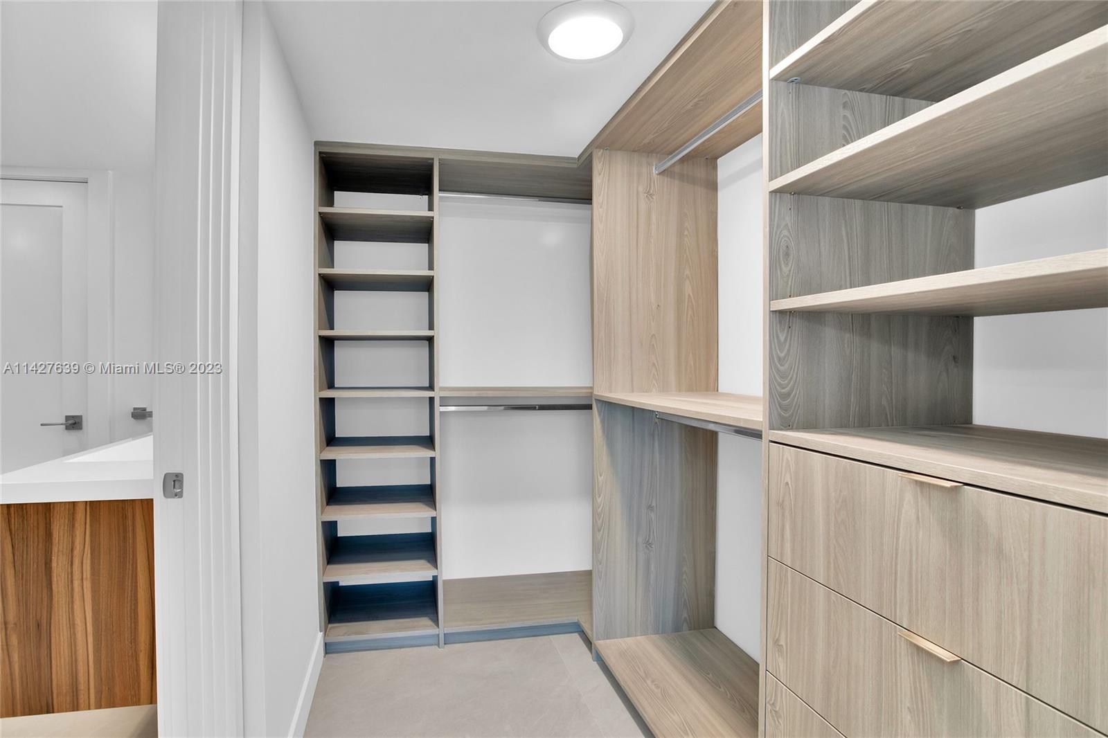 MAR-AZUL CONDO - Residential