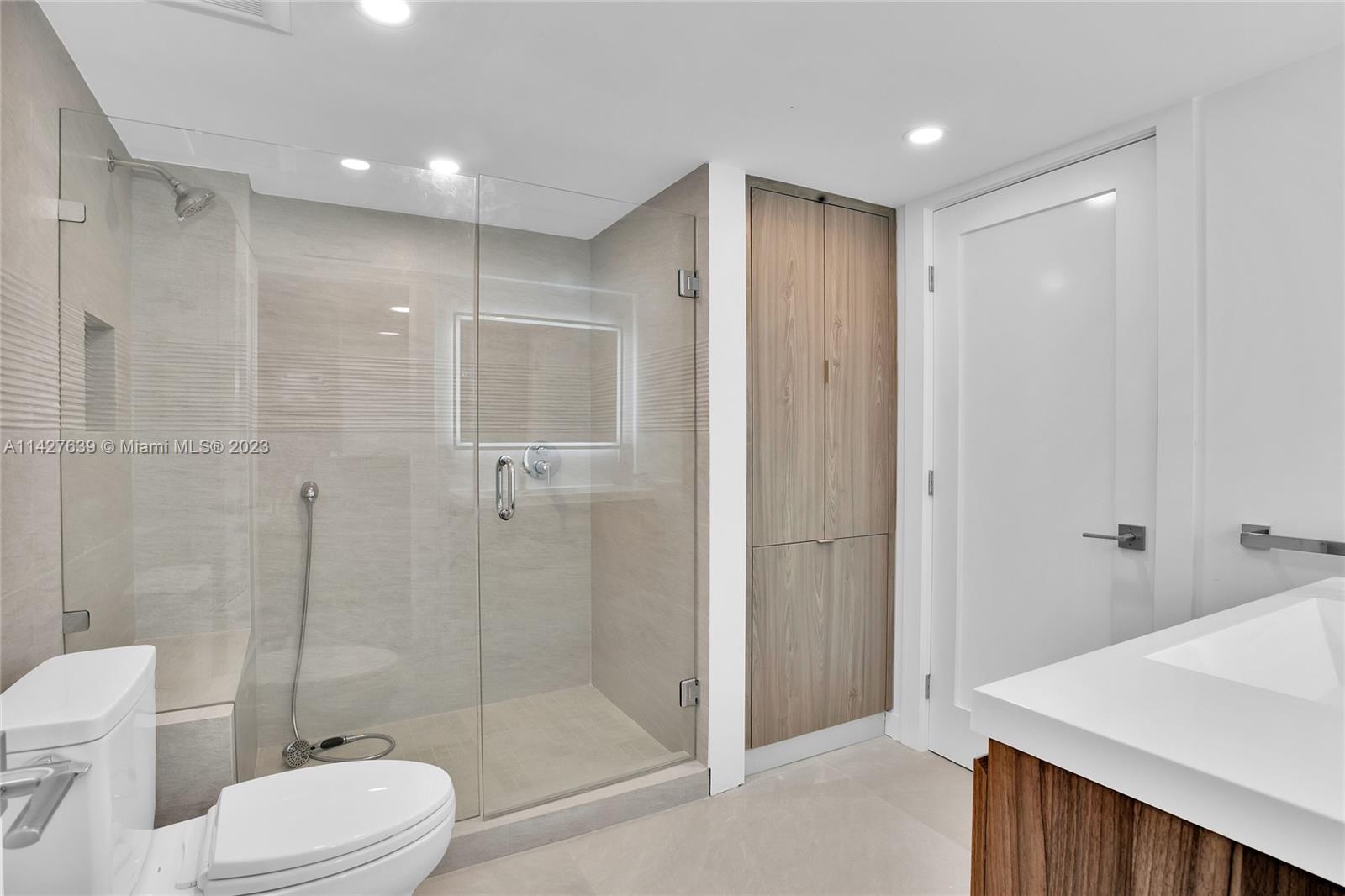 MAR-AZUL CONDO - Residential