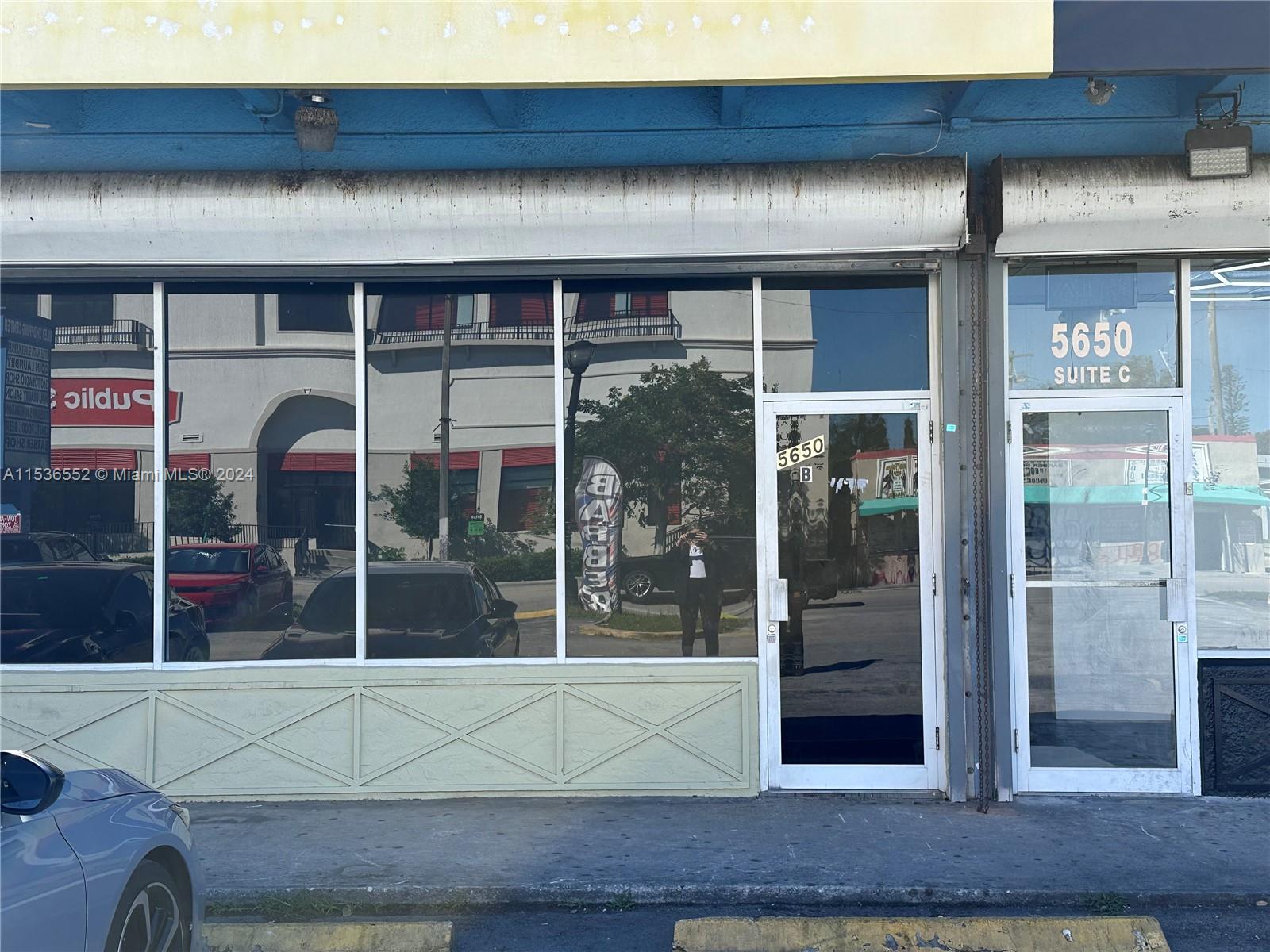 Discover your next retail opportunity at 5650 NE 2nd Ave in Miami, FL, adjacent to the Design District, Wynwood, Little River, and Mimo. This 1,000 sqft space offers an unbeatable location in the heart of the action.
Key Features: Ideal for boutique shops, galleries, or creative businesses. Surrounded by a diverse customer base and popular restaurants. Ample parking is available for easy customer access. Affordable rent at $2,500/month triple net.
Don't miss out! Contact us today to secure your spot in this vibrant commercial hub!