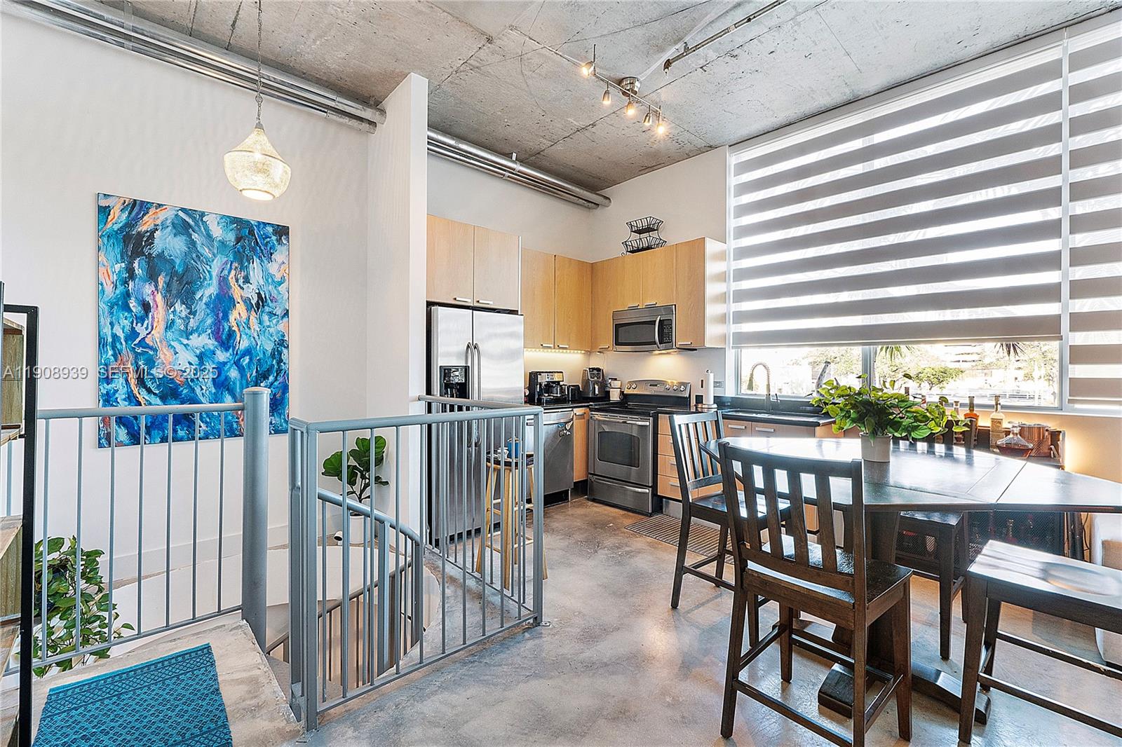 LOFTS AT HOLLYWOOD STATION - Residential