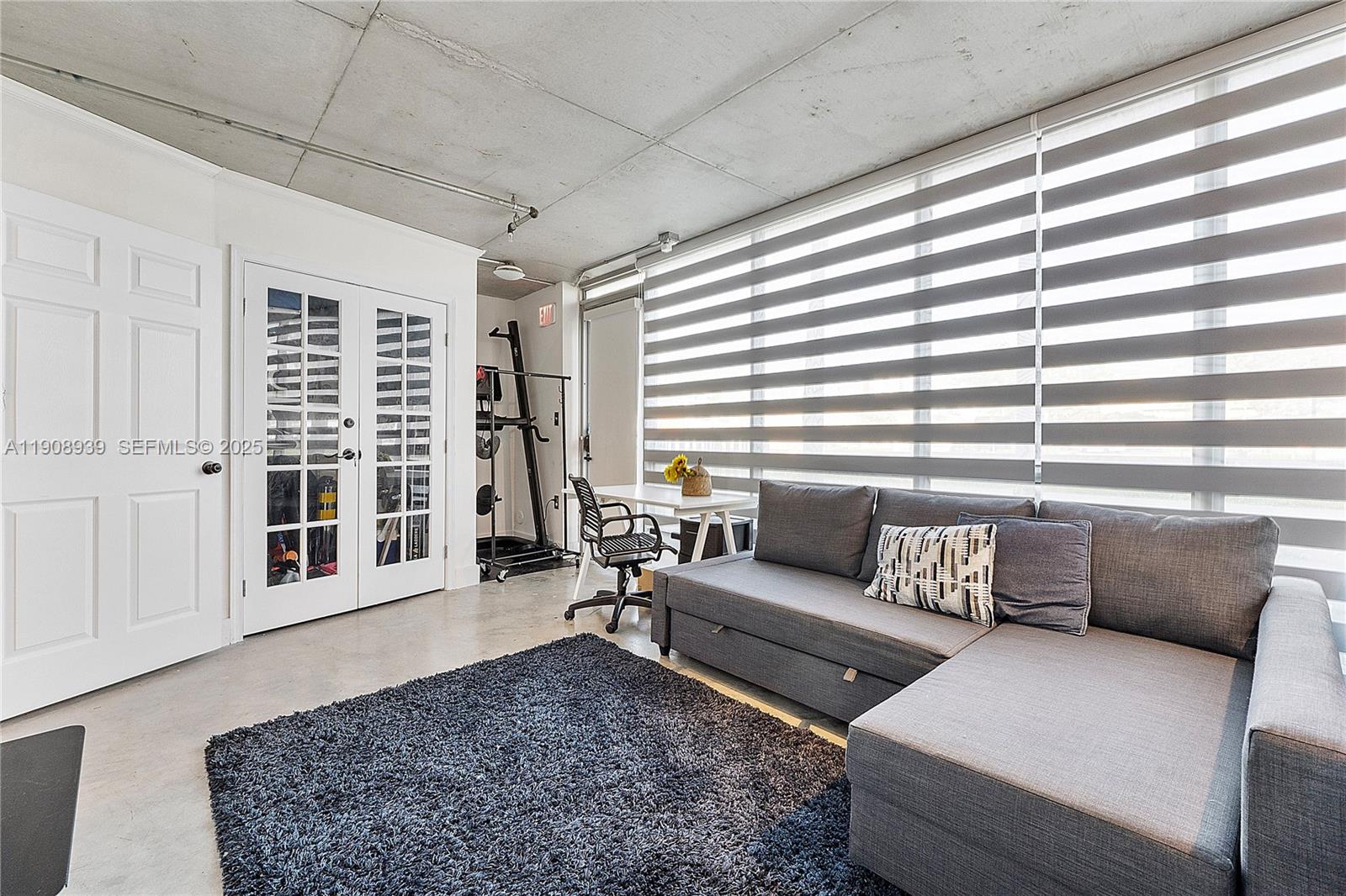 LOFTS AT HOLLYWOOD STATION - Residential