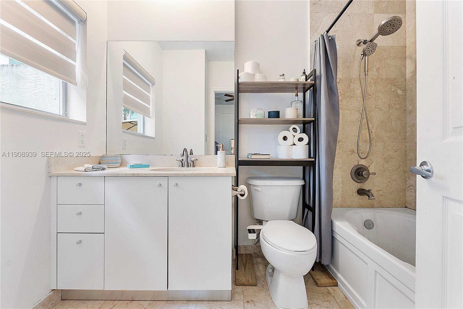 LOFTS AT HOLLYWOOD STATION - Residential