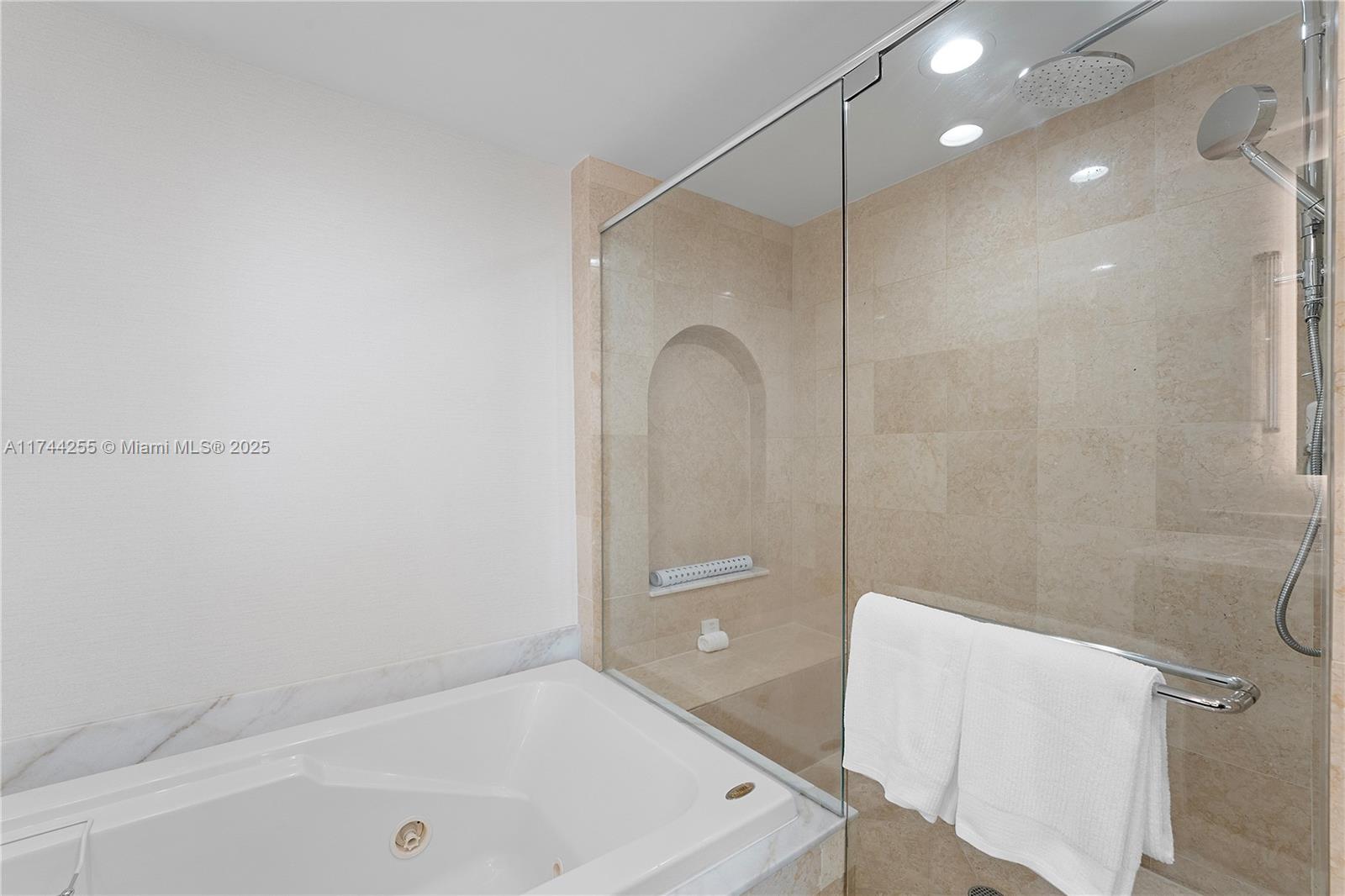 ACQUALINA OCEAN RESIDENCE - Residential