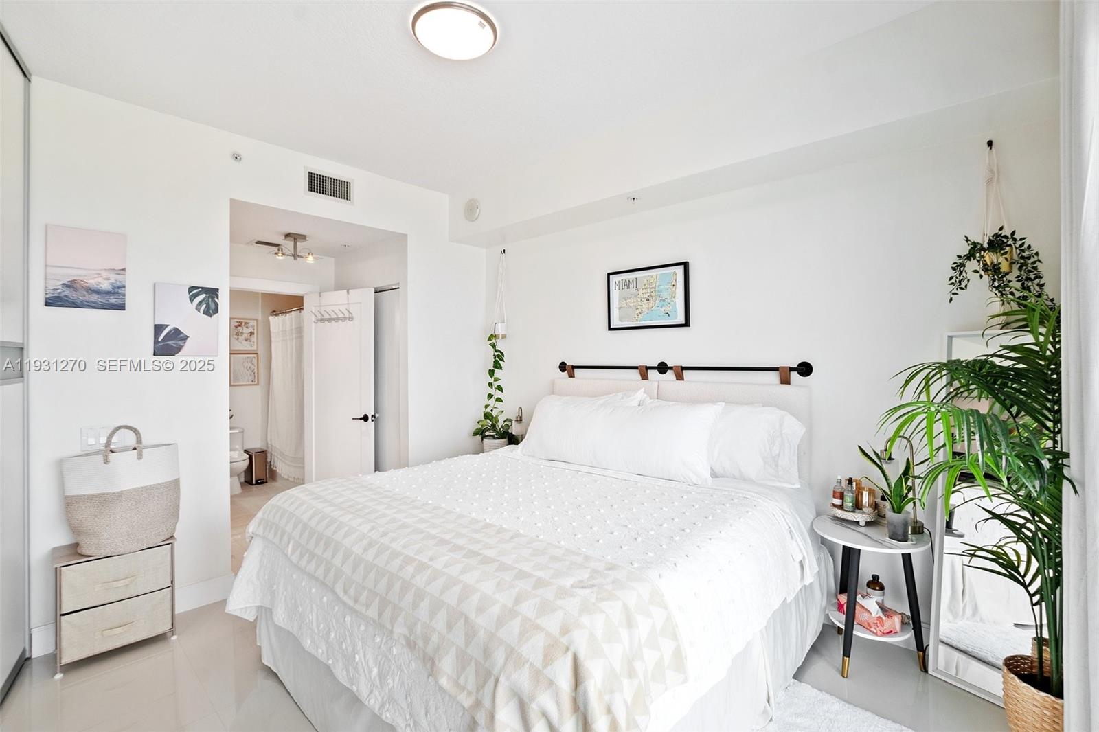 INFINITY AT BRICKELL COND - Residential