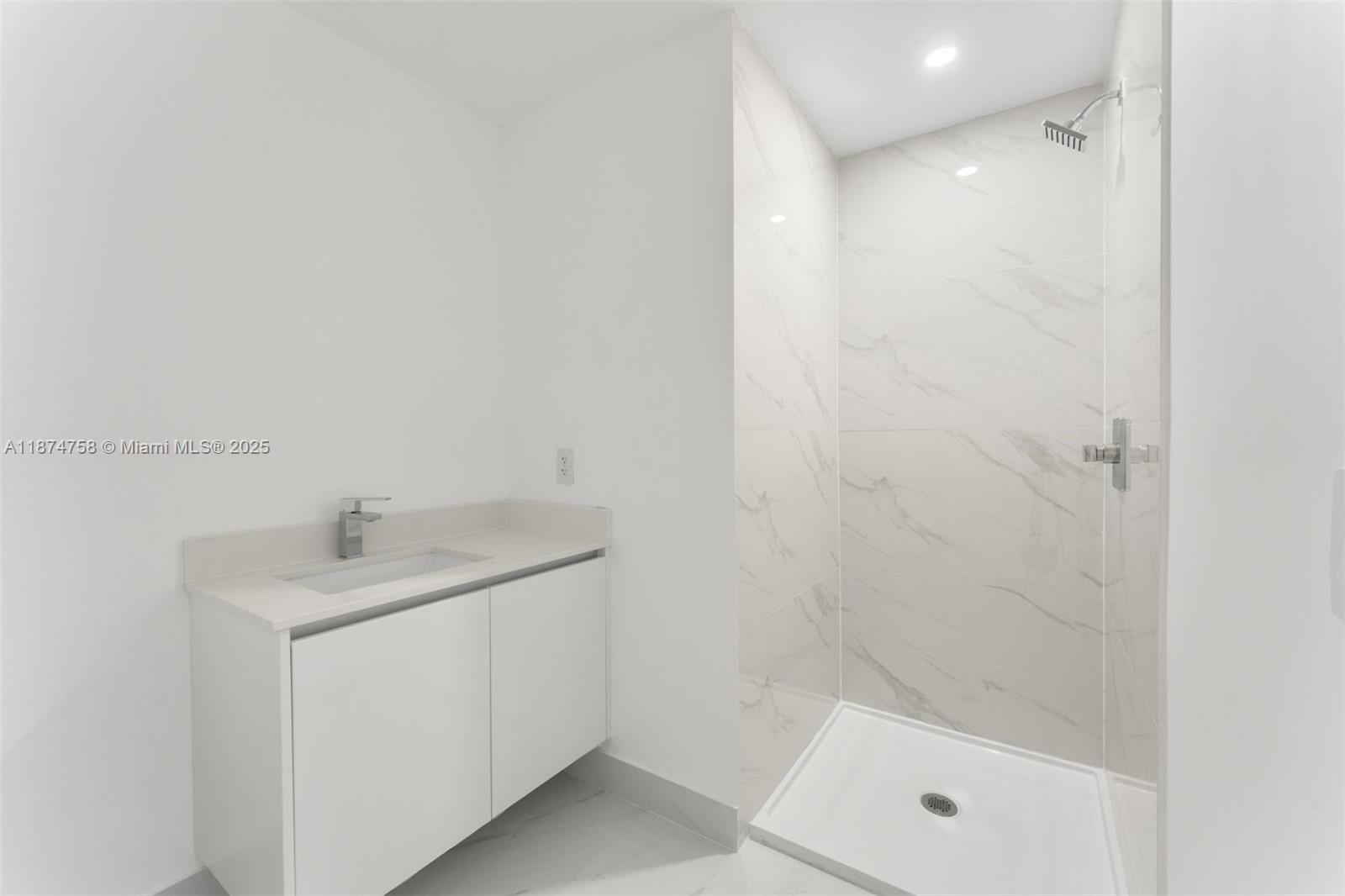 BAY BREEZE - Residential