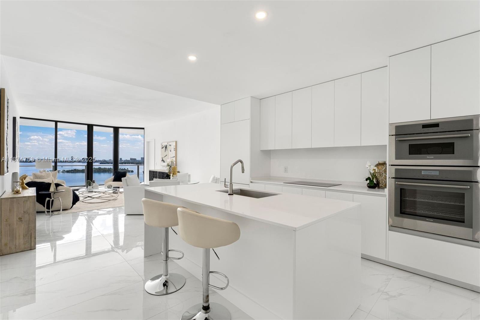 BAY BREEZE - Residential