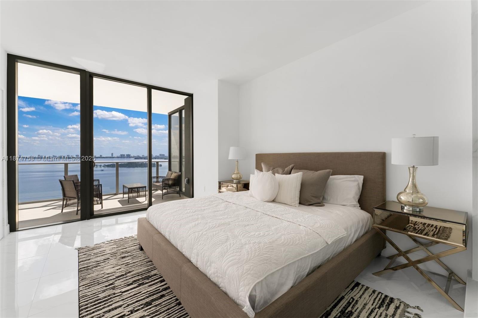 BAY BREEZE - Residential