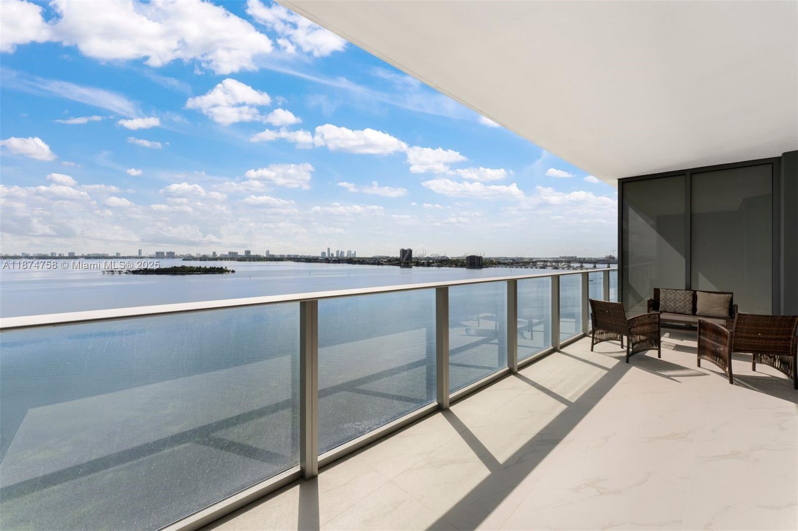 BAY BREEZE - Residential