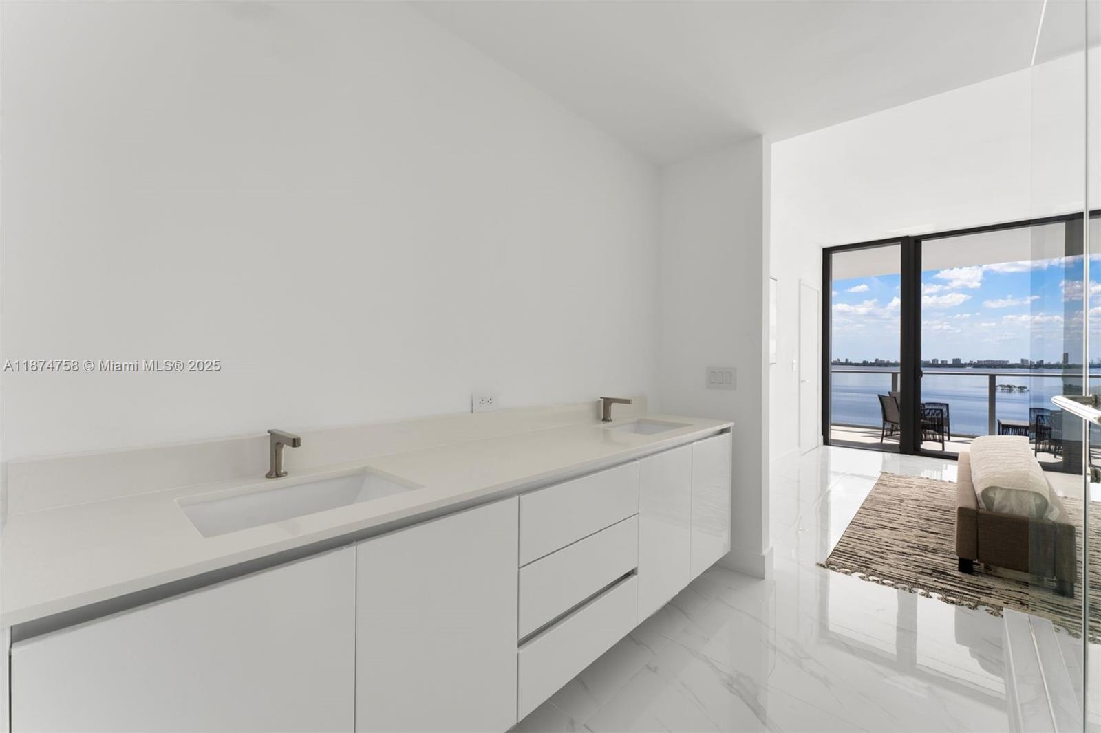 BAY BREEZE - Residential