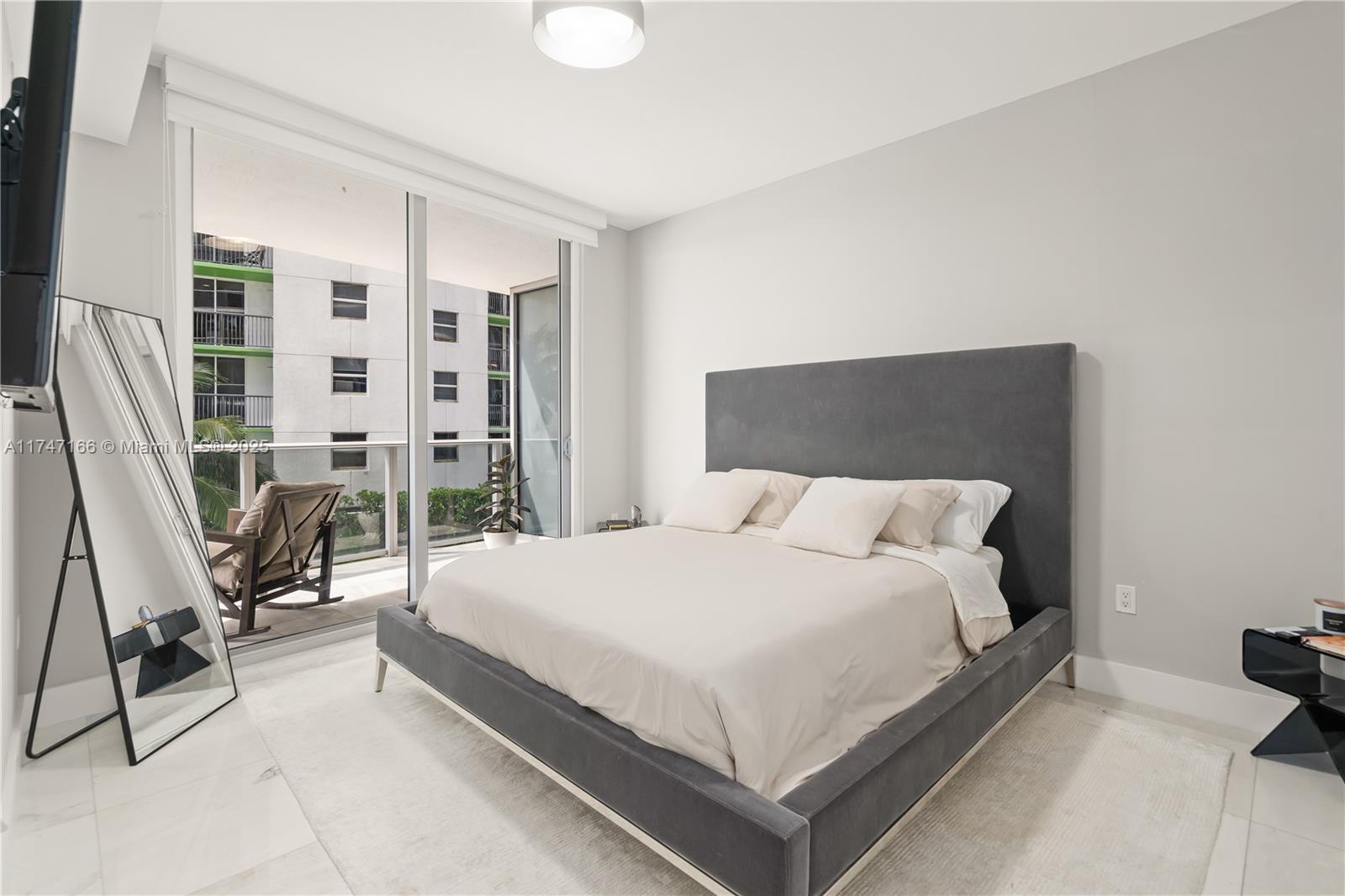 ARIA ON THE BAY CONDO - Residential