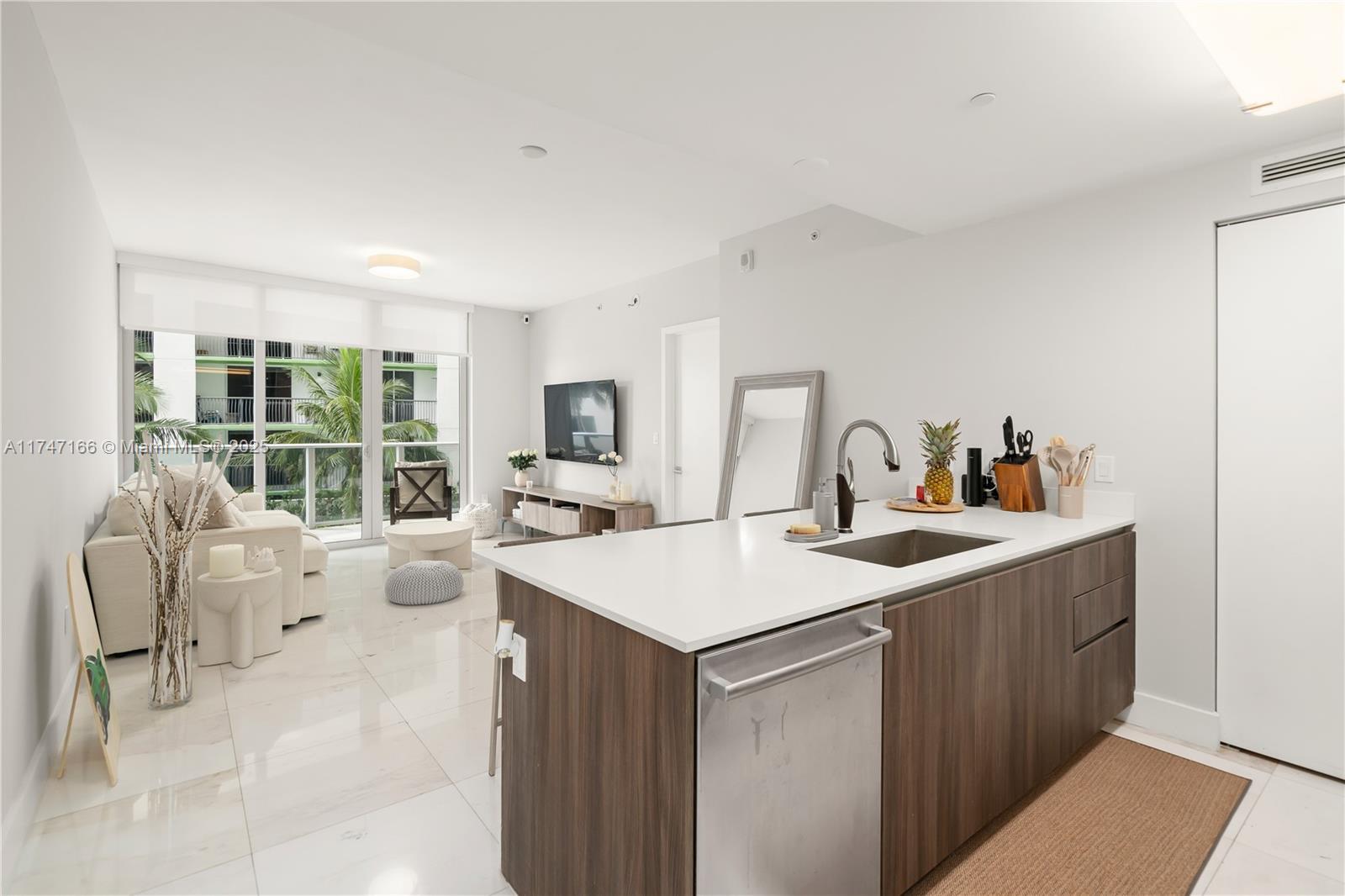 ARIA ON THE BAY CONDO - Residential