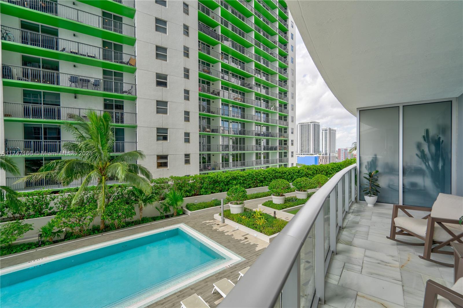 ARIA ON THE BAY CONDO - Residential