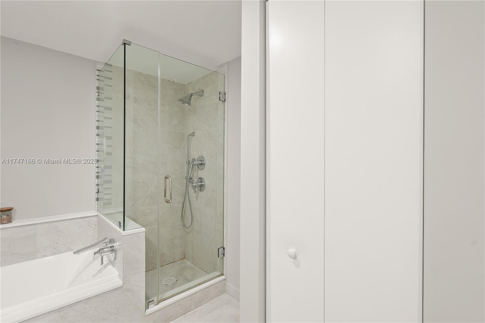 ARIA ON THE BAY CONDO - Residential